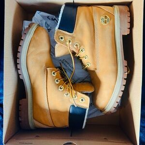 Timberland Wheat and Black Leather Boots